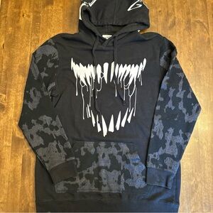 Her Universe Sweatshirt Women‎ L Marvel Venom Hoodie Black Knit Camo Oversized